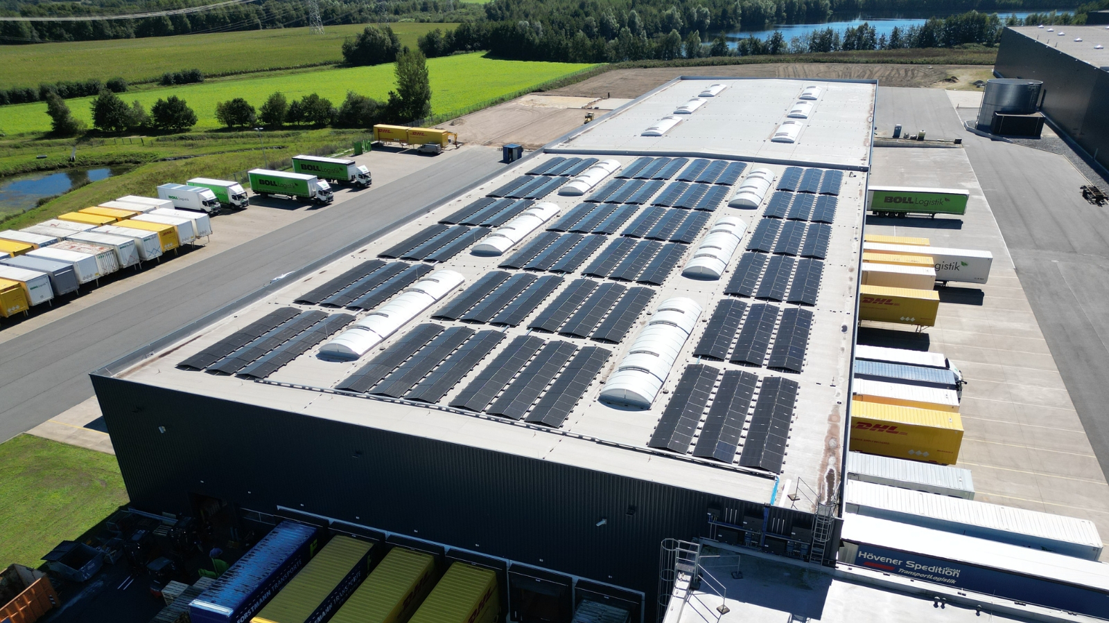 Energieversorgung mit Photovoltaik und Speicher bei der Boll Logistik