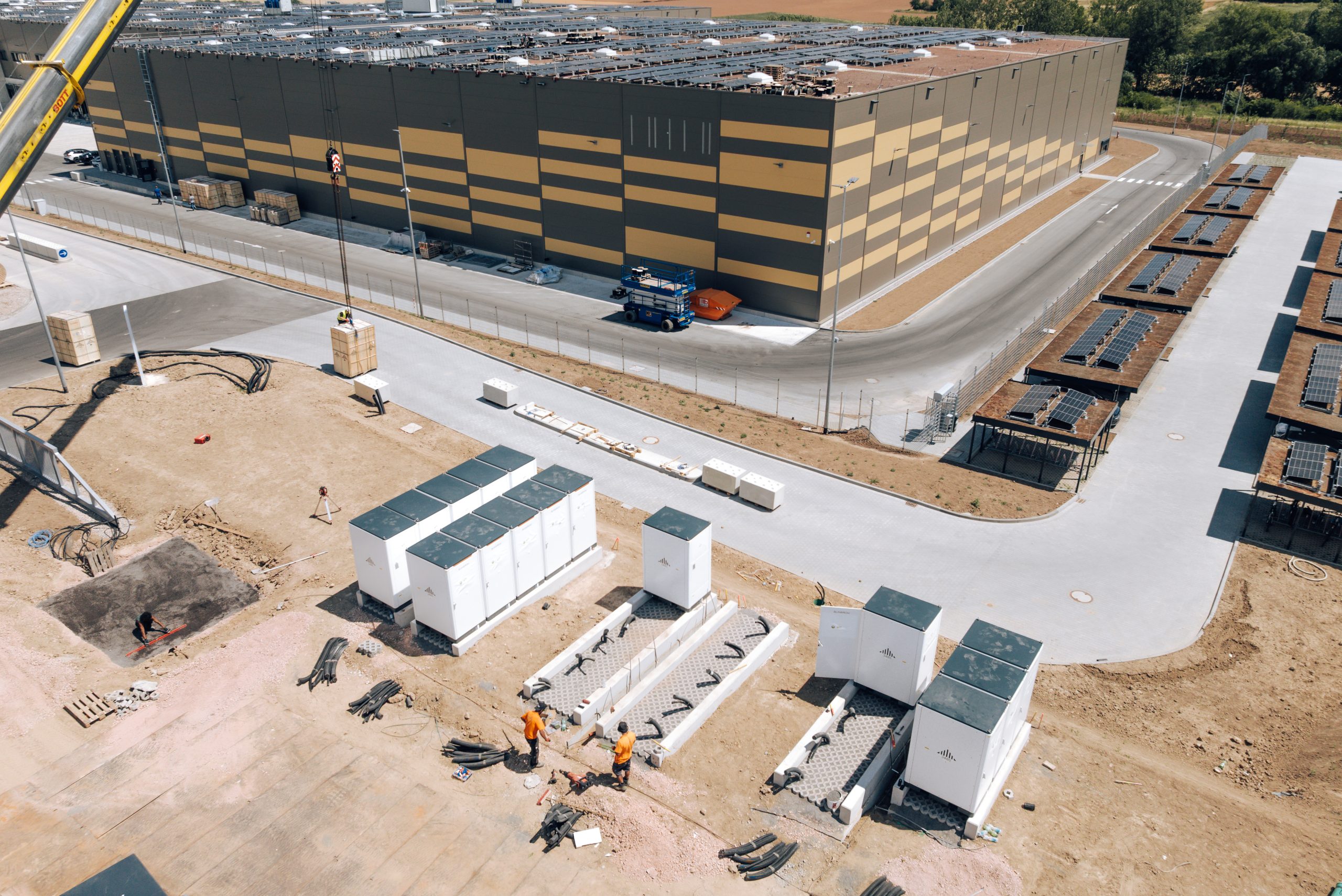 Batteriespeicher beim Logistikzentrum TST Alzey zu Senkung von Netzentgelten
